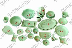 Bộ đồ ăn cá đỏ