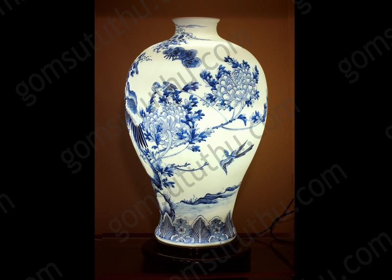 Đèn công tùng dáng dế Xanh Coban